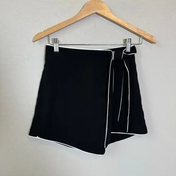 Diane Von Furstenberg Women's Black with White Trim Wrap Skort Size XXS - Picture 3 of 9